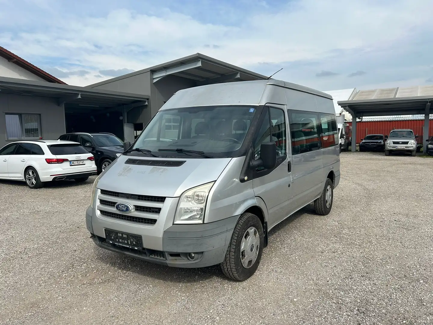 Ford Transit FT 350 M Grau - 1
