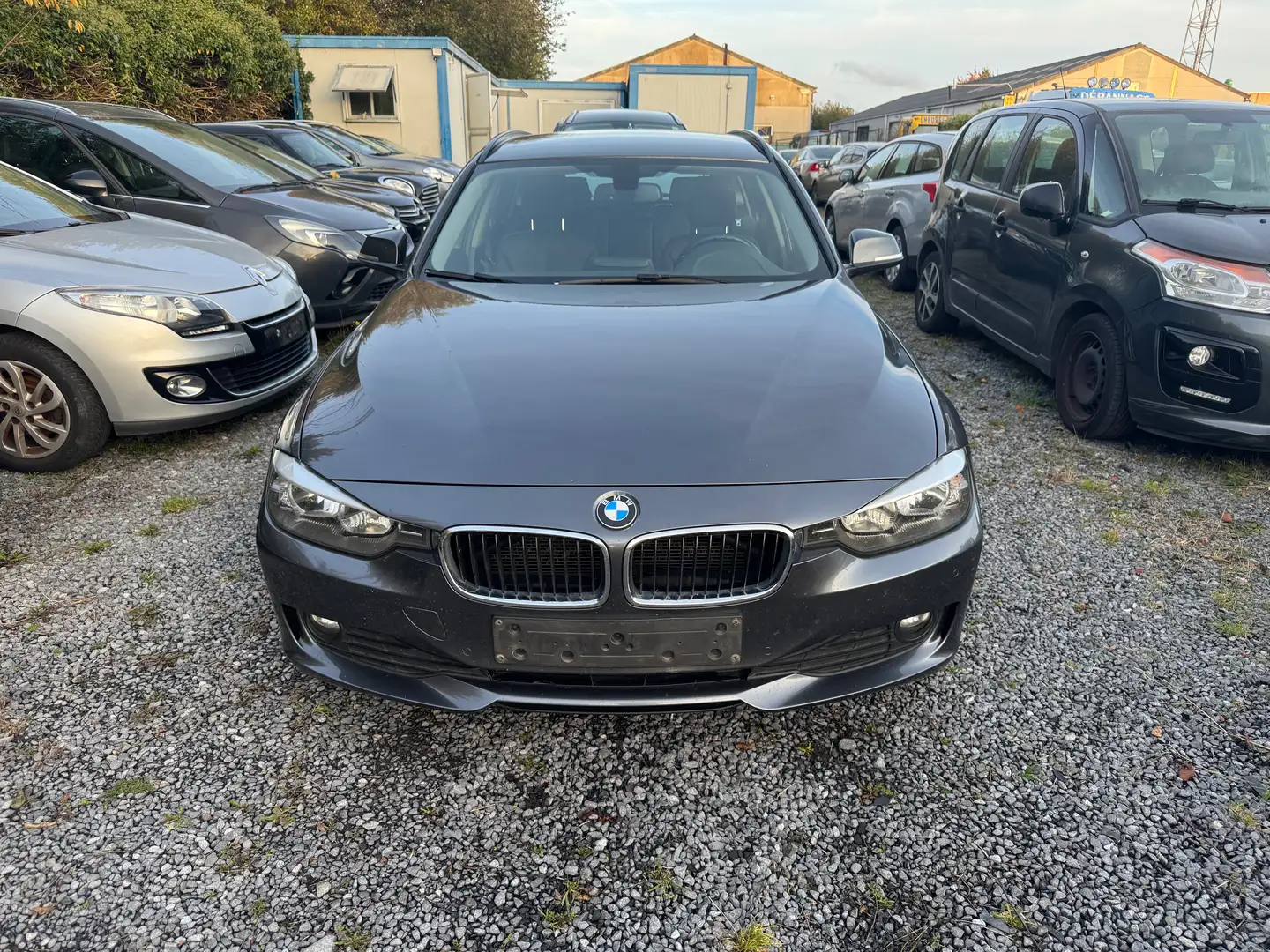 BMW 318 Touring 318 d. EUR 6 Gris - 1