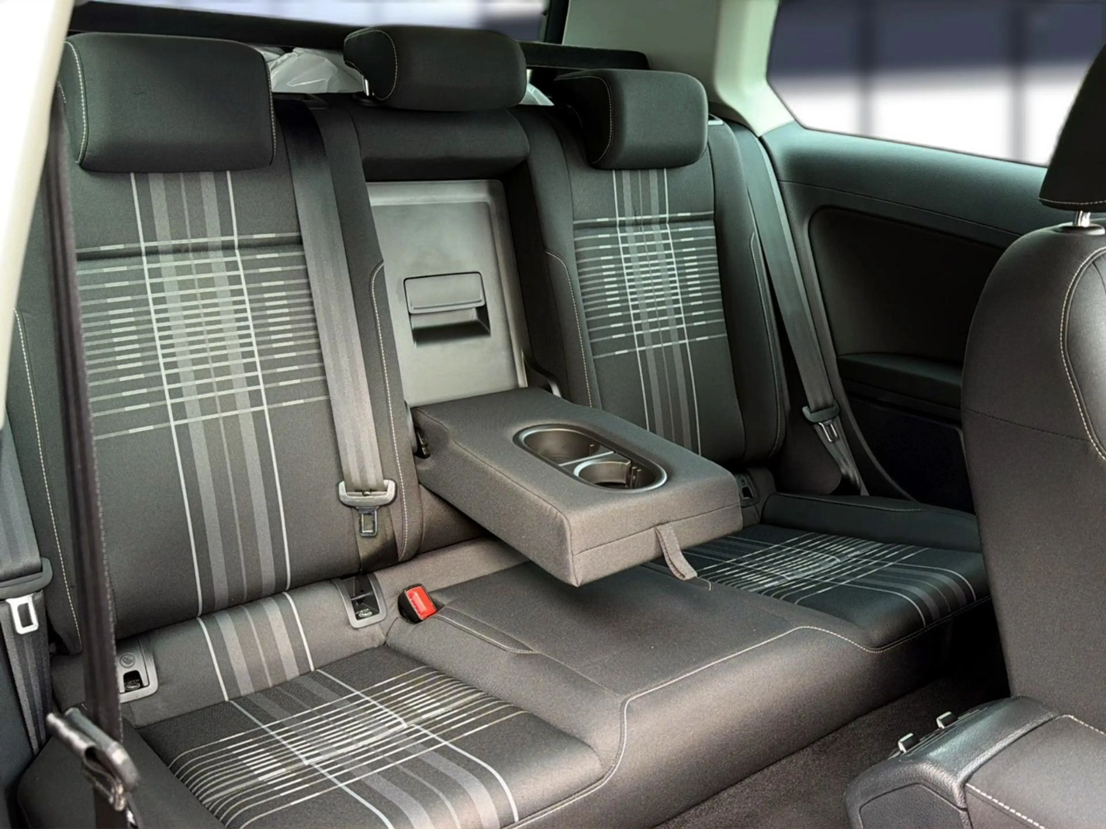 Volkswagen Golf VII Lim. Lounge+BI-XENON+KLIMAA.+PDC+ALU — photo 15