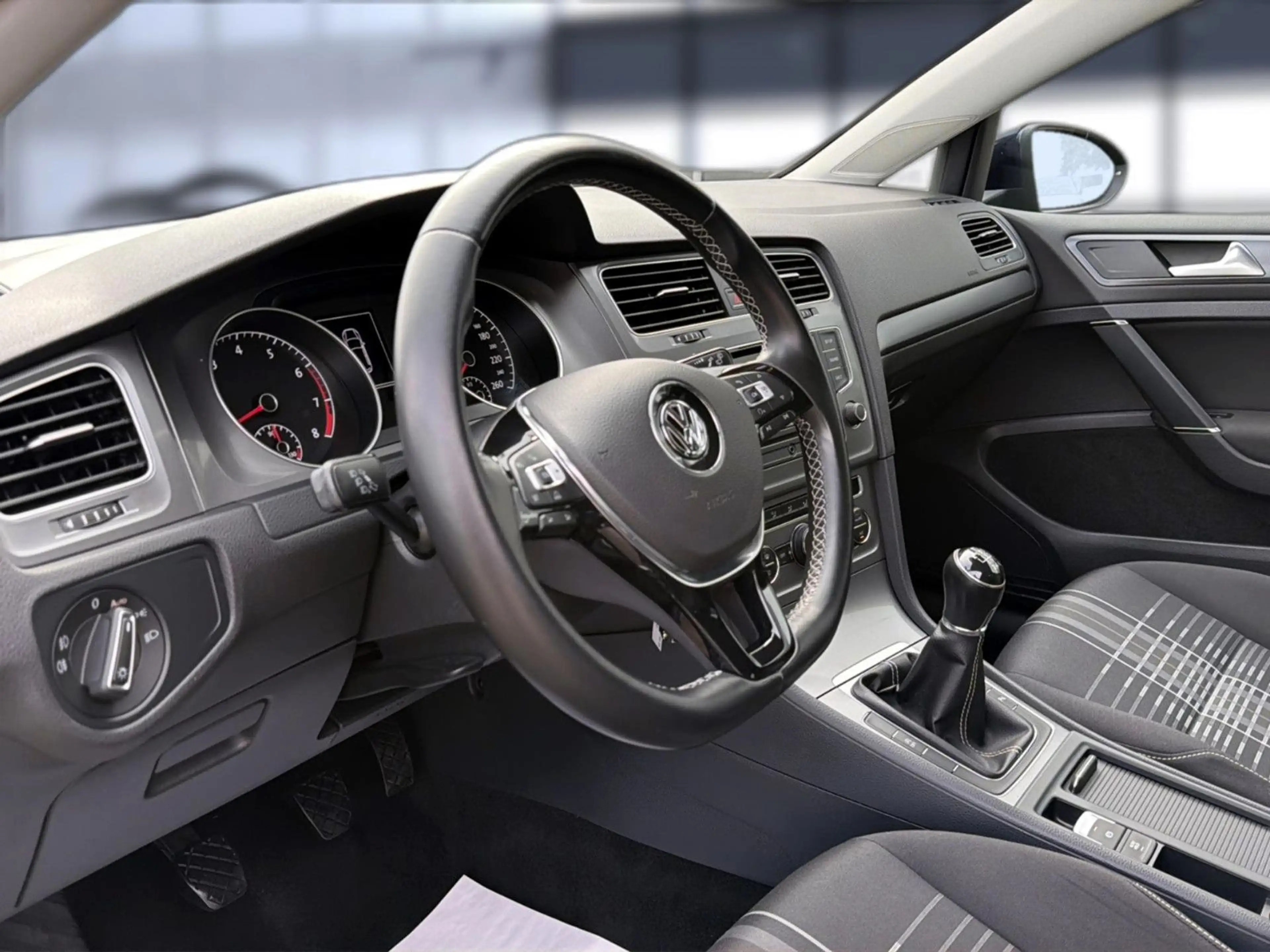 Volkswagen Golf VII Lim. Lounge+BI-XENON+KLIMAA.+PDC+ALU — photo 8