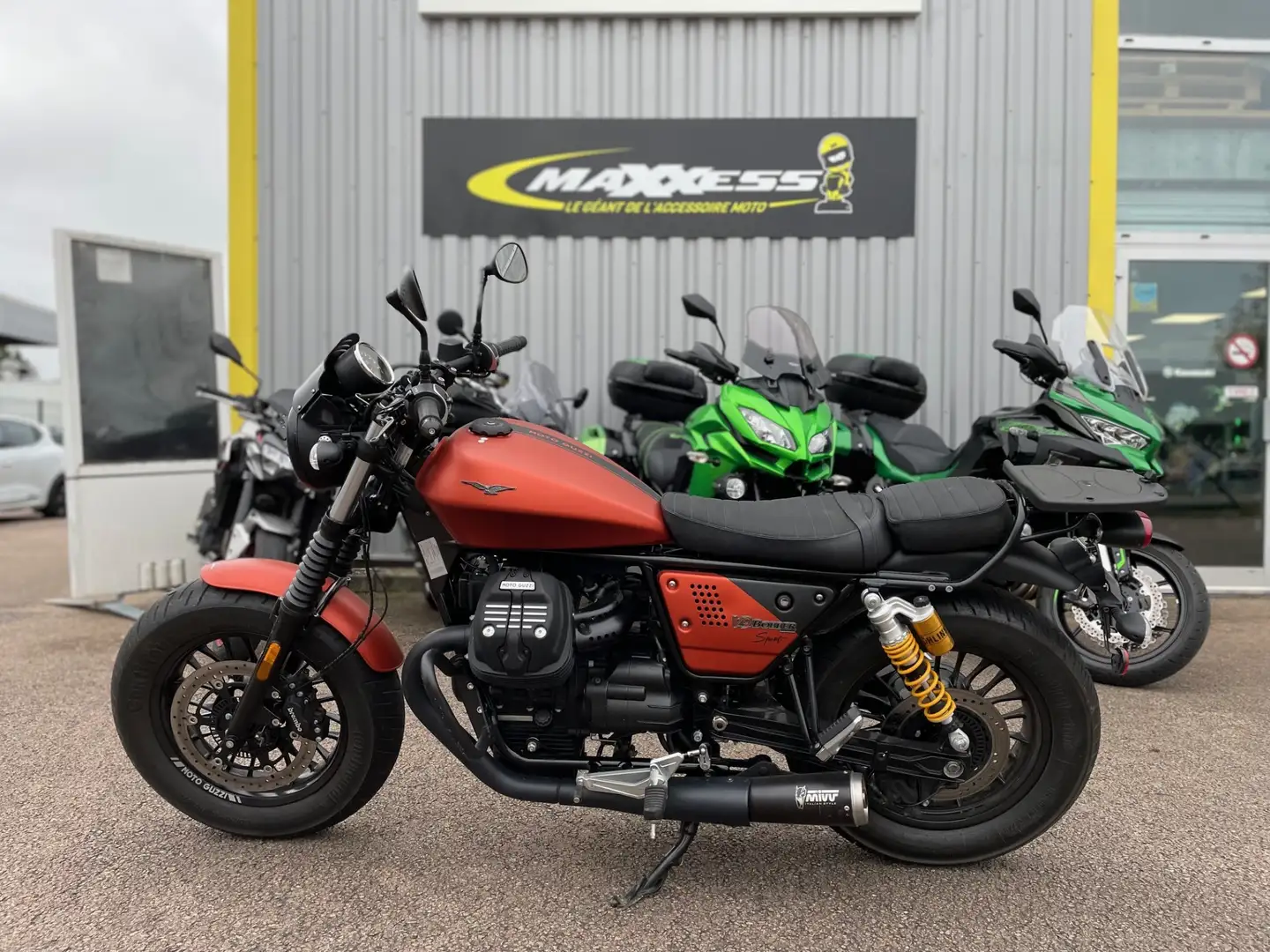 Moto Guzzi V 9 Pomarańczowy - 1