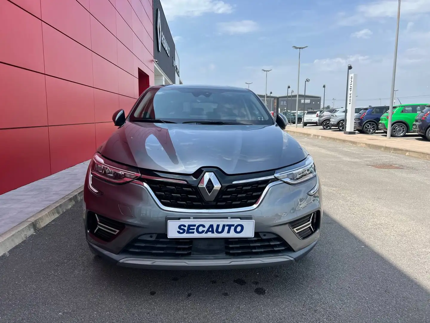 Renault Arkana 1.6 E-Tech full hybrid E-Tech Engineered Grigio - 1