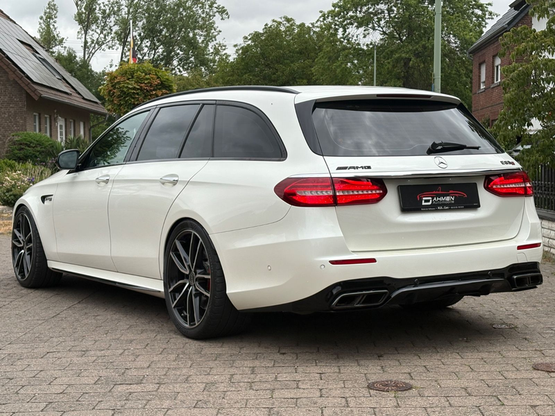 Mercedes-Benz E 63 AMG E 63 S AMG 4Matic T-Model/AMG PERFORM/612PS/PANO — photo 5