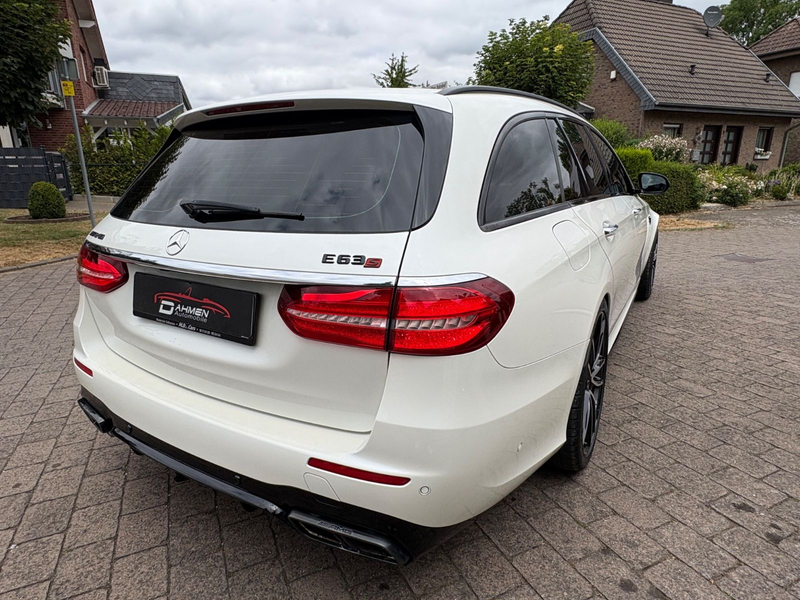 Mercedes-Benz E 63 AMG E 63 S AMG 4Matic T-Model/AMG PERFORM/612PS/PANO — photo 10