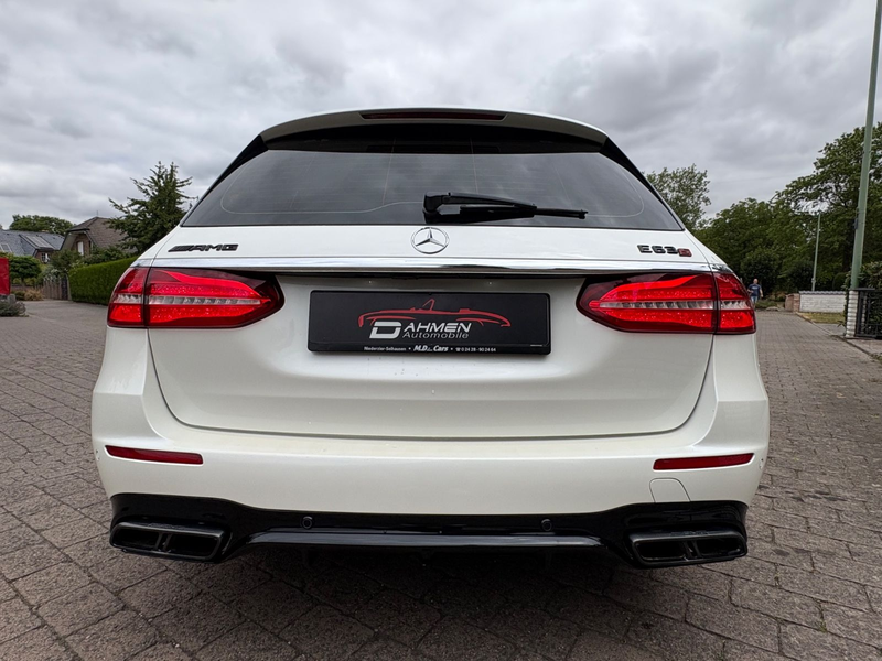 Mercedes-Benz E 63 AMG E 63 S AMG 4Matic T-Model/AMG PERFORM/612PS/PANO — photo 9
