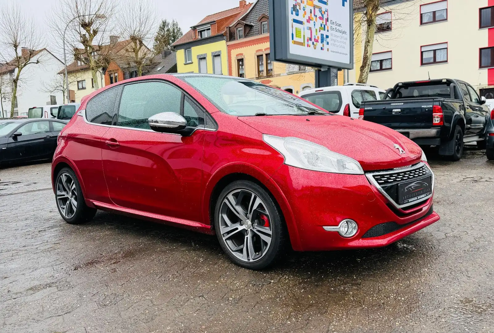 Peugeot 208 GTi Navi Panorama Tempomat SHZG PDC Rot - 1