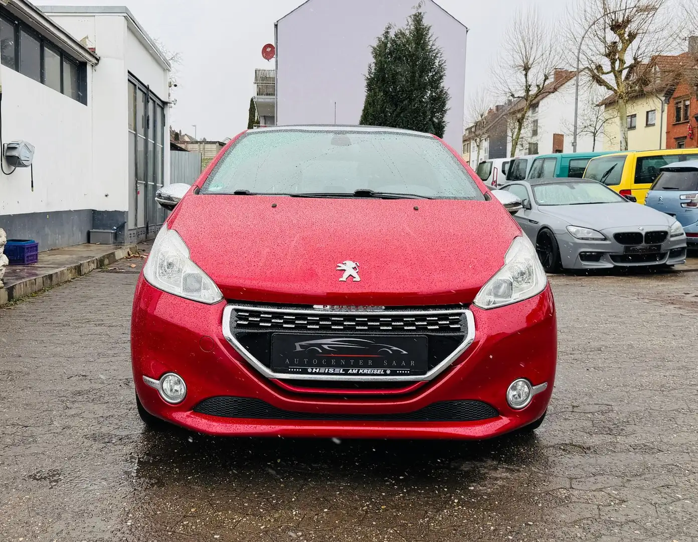 Peugeot 208 GTi Navi Panorama Tempomat SHZG PDC Rot - 2