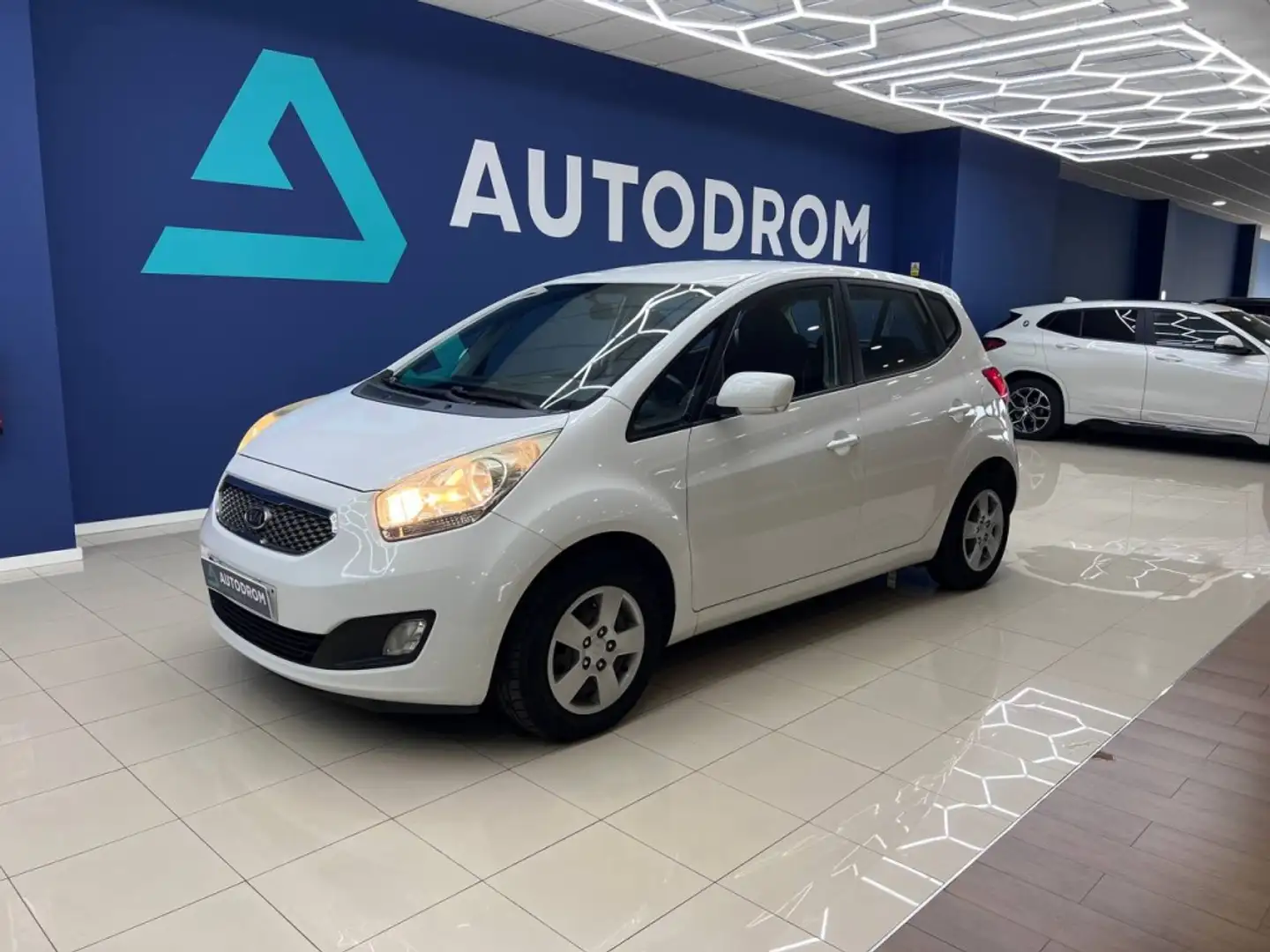 Kia Venga 1.4 CVVT Concept Blanco - 1