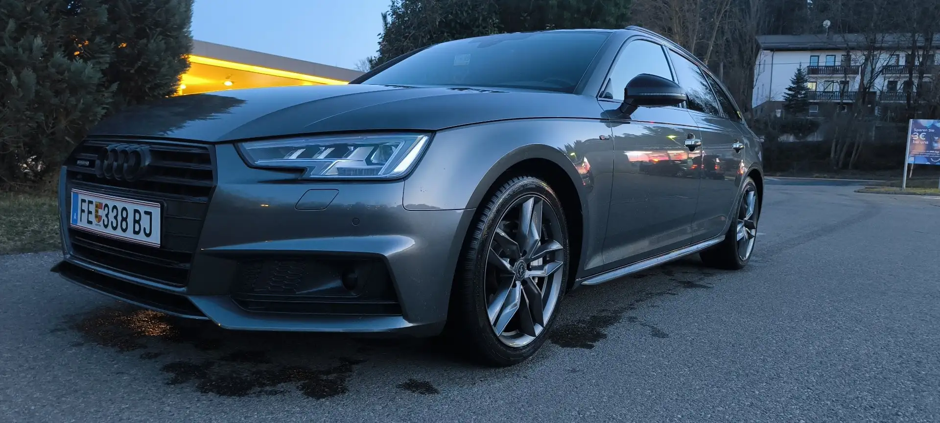 Audi A4 Avant Quattro Sport S-Line Black Edition Grau - 1