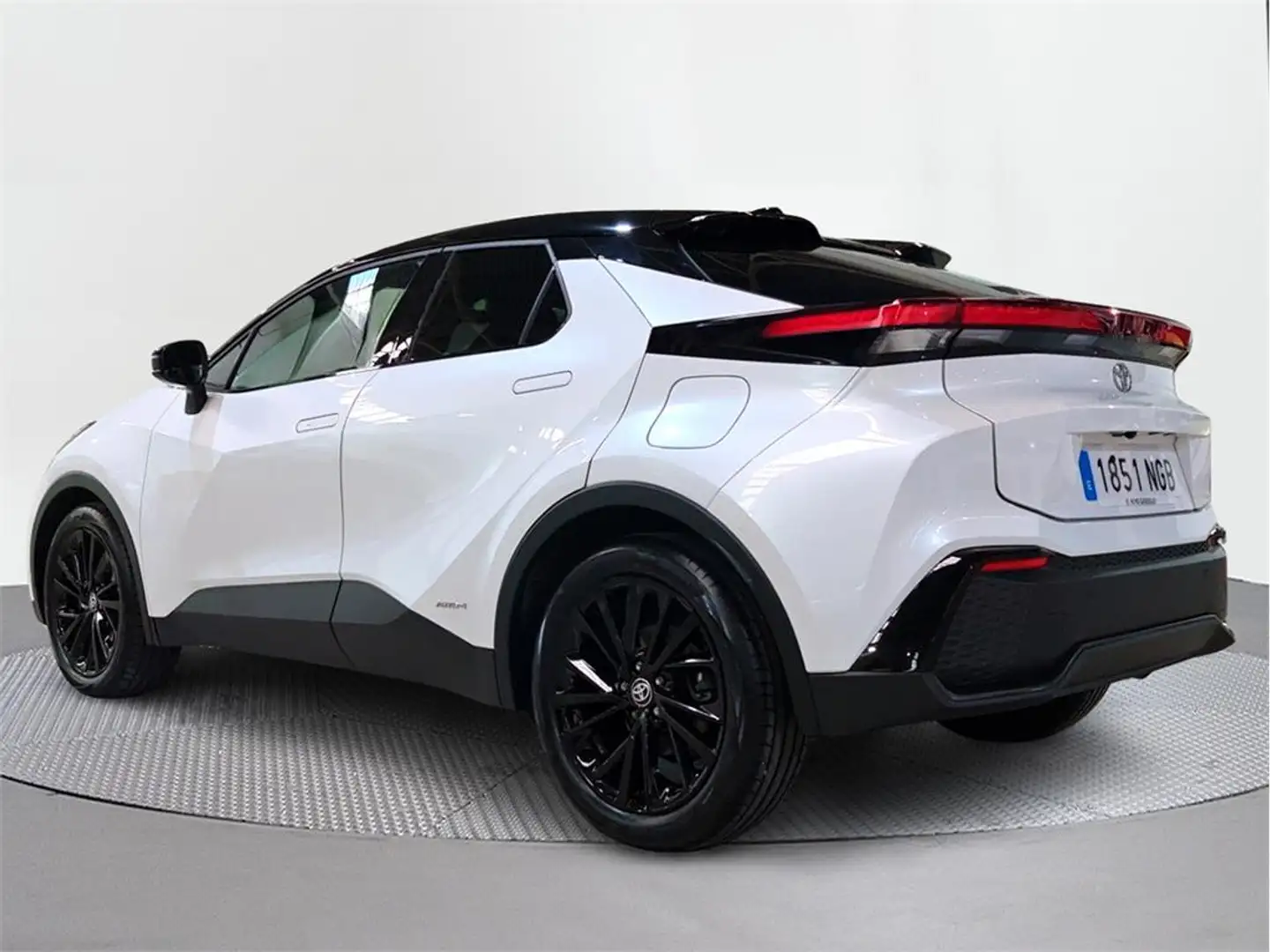 Toyota C-HR 200H GR Sport AWD - 2