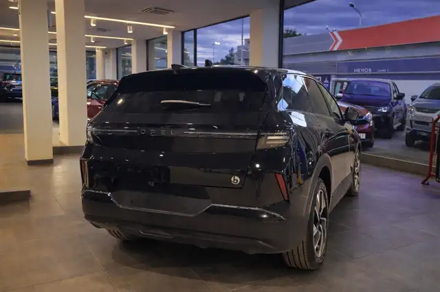 Opel Grandland view 3
