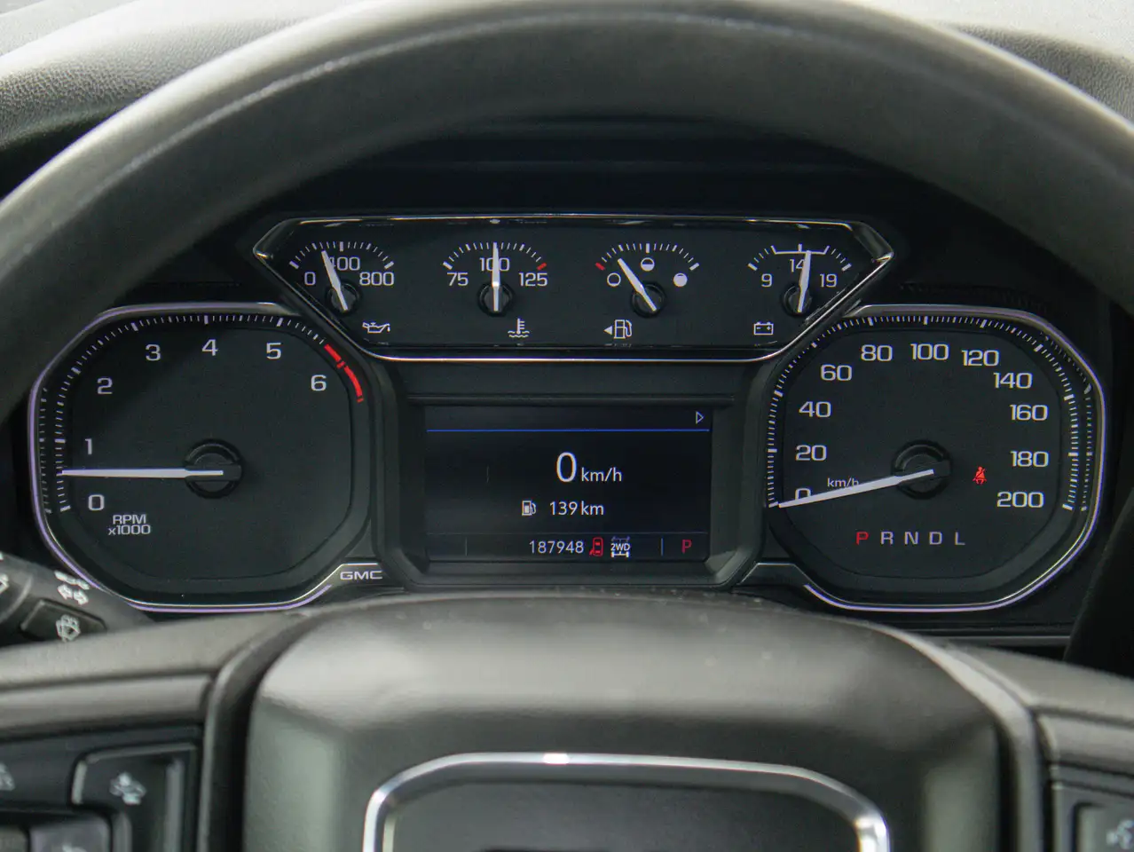 GMC Sierra 2500HD снимка GMC Sierra 2500HD