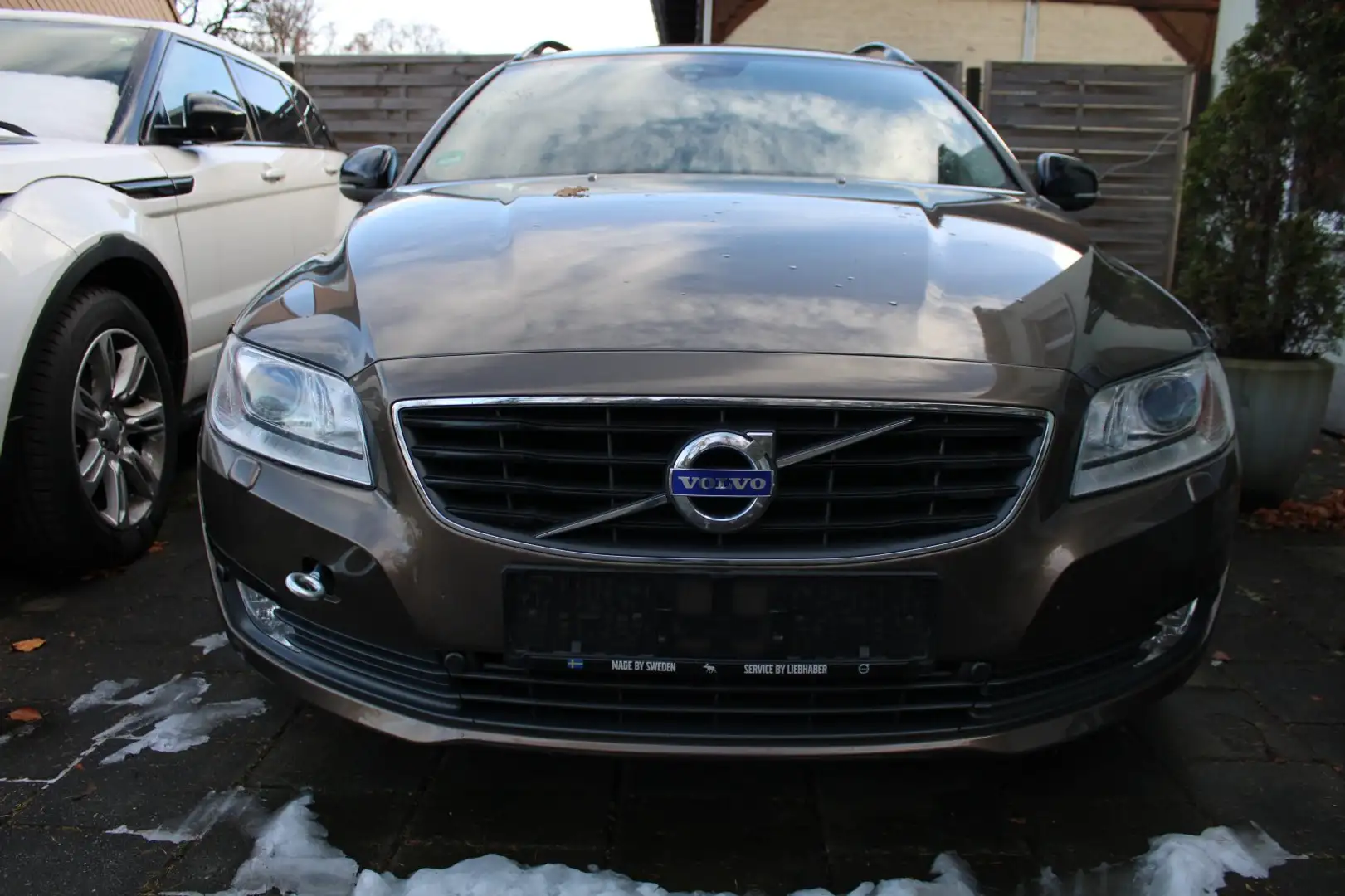 Volvo V70 D4 Geartronic Linje Svart BiXenon Leder Navigation Bruin - 2