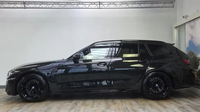 BMW M3 view 3