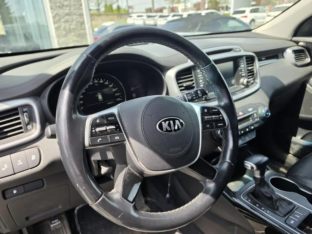 Kia Sorento снимка Kia Sorento