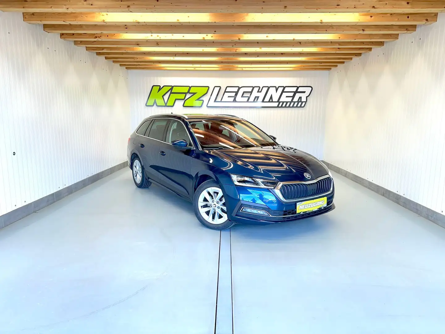 Skoda Octavia Combi 2.0 TDI "R-KAM*SITZH*NAVI*LED" Blau - 1