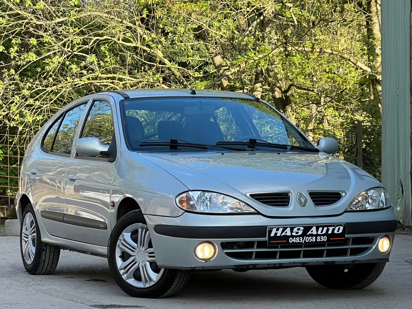 Renault Megane 1.6i//B.AUTO//1MAIN//CLIM//CT.OK Grijs - 2