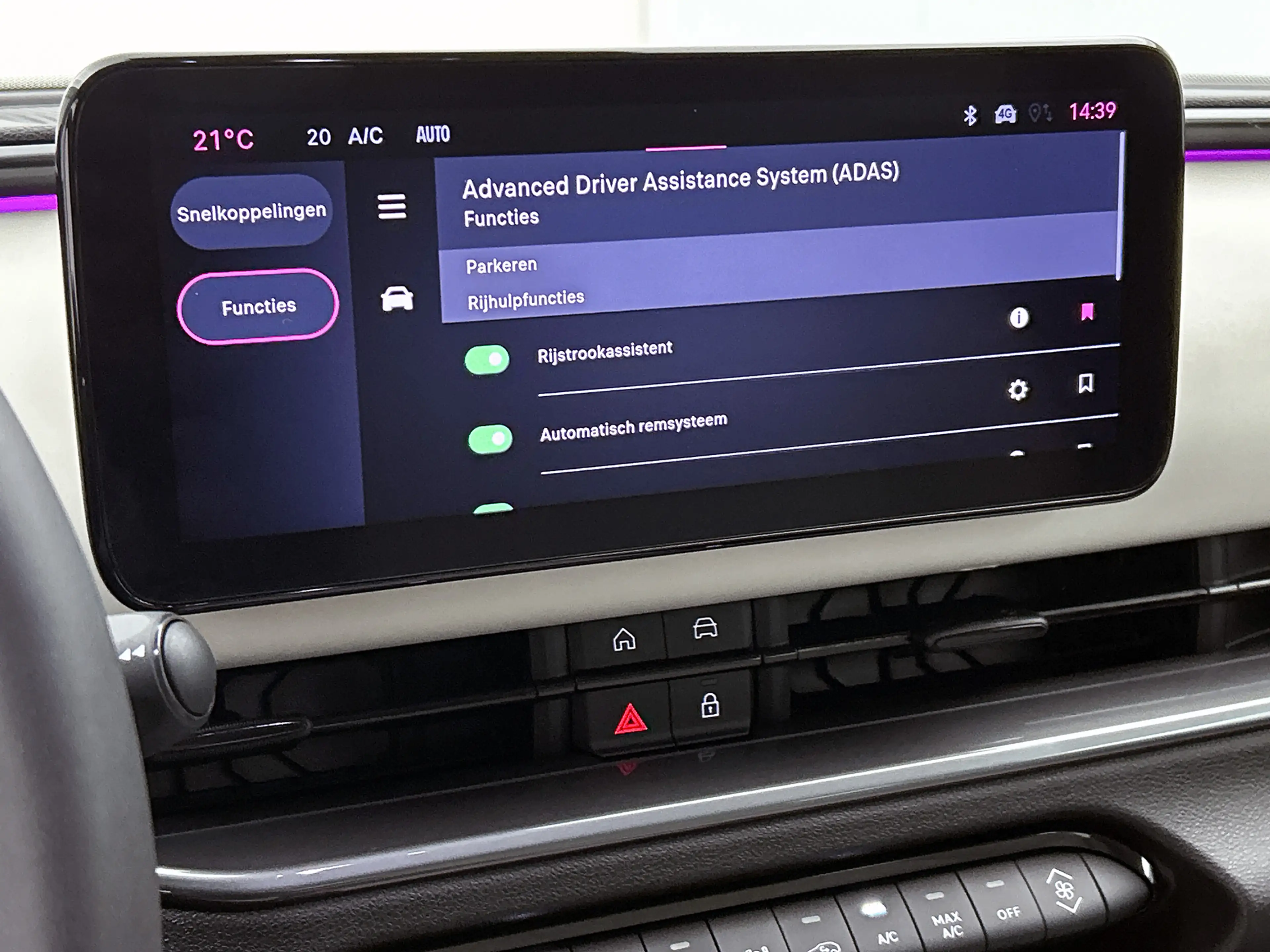 Fiat 600 1.2 Hybrid La Prima Keyless, CarPlay, Massage Bij — photo 15