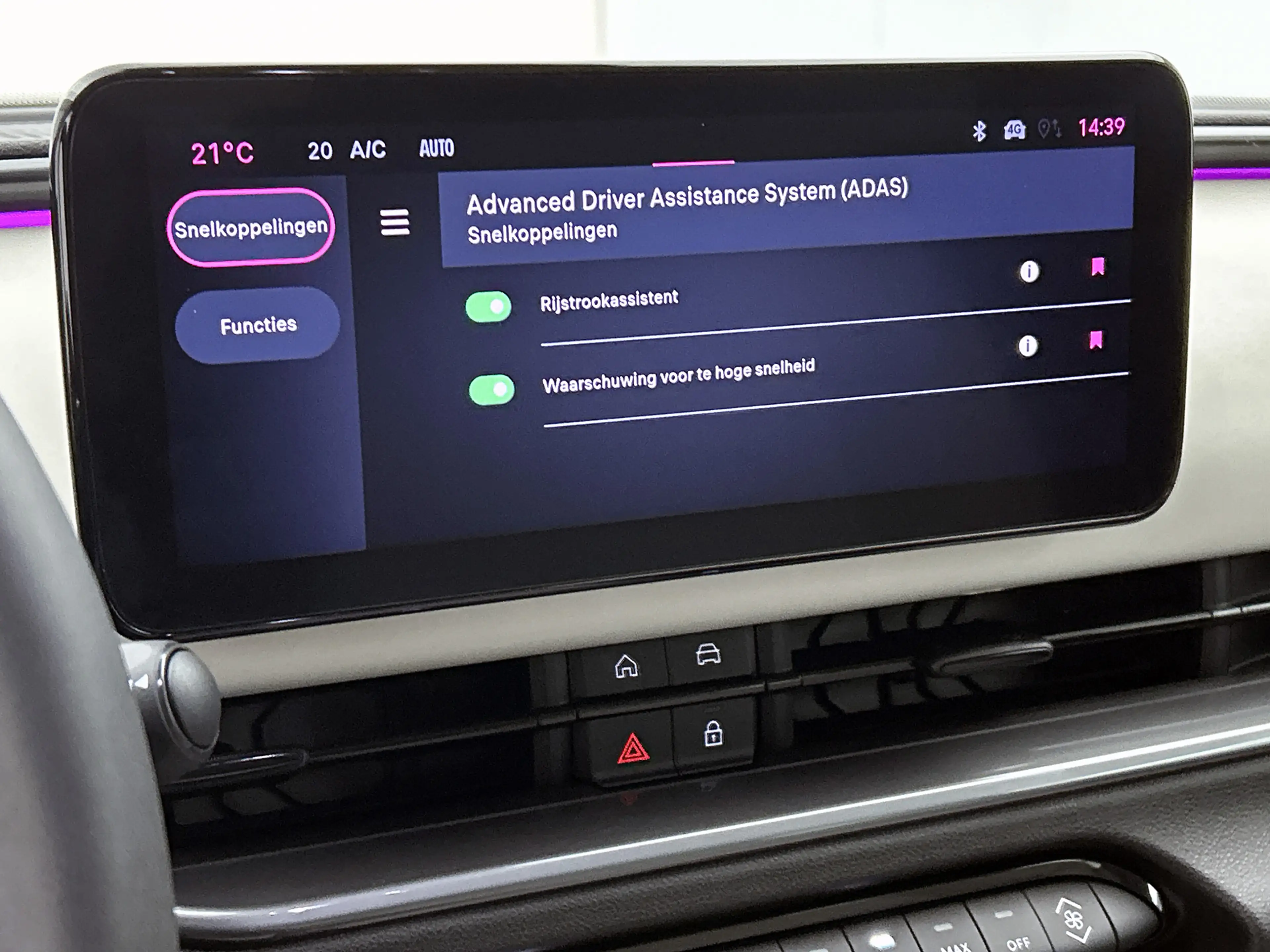 Fiat 600 1.2 Hybrid La Prima Keyless, CarPlay, Massage Bij — photo 14