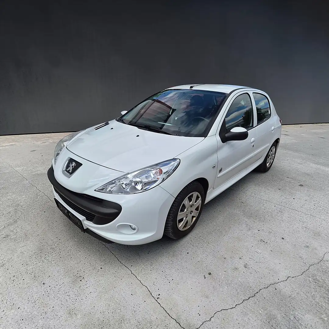Peugeot 206 + 1.4 HDi 68 FAP Weiß - 1