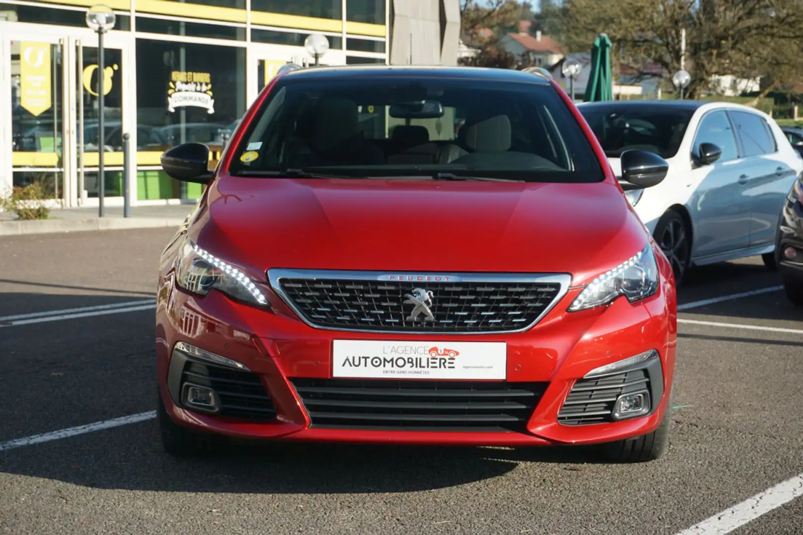 Peugeot 308 SW 1.5 BlueHDI 130 GT Line Toit Pano Rouge - 2