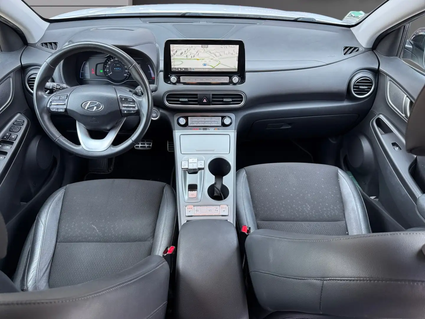 Hyundai KONA Executive Alb - 2