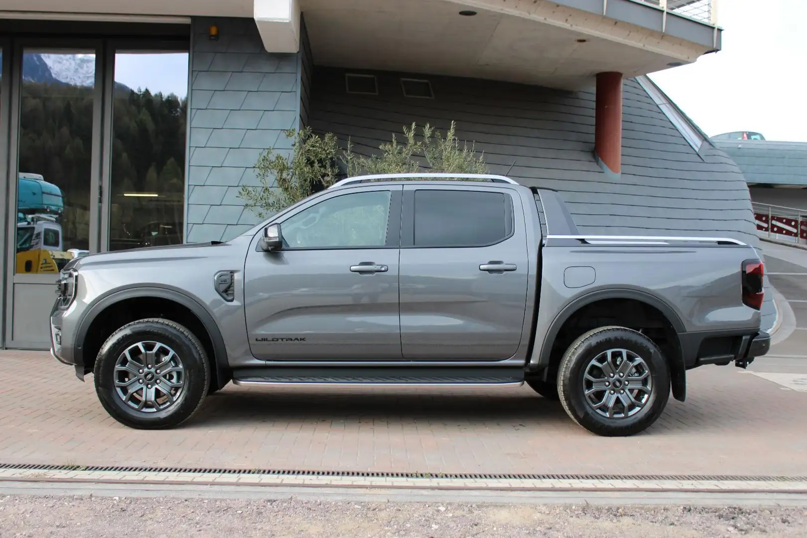 Ford Ranger 3.0 ECOBLUE aut. 240 CV DC Wildtrak 5 posti Grigio - 1