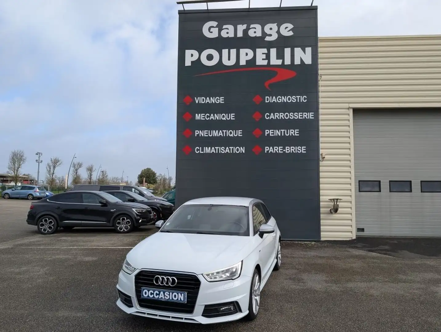 Audi A1 1.0 TFSI 95CH ULTRA S LINE Blanc - 1