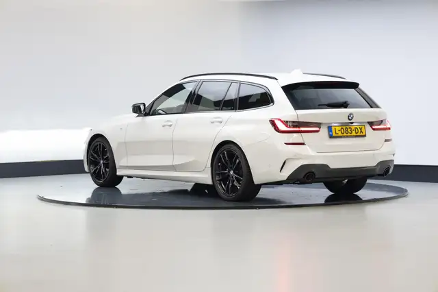 BMW 3 Series view 2