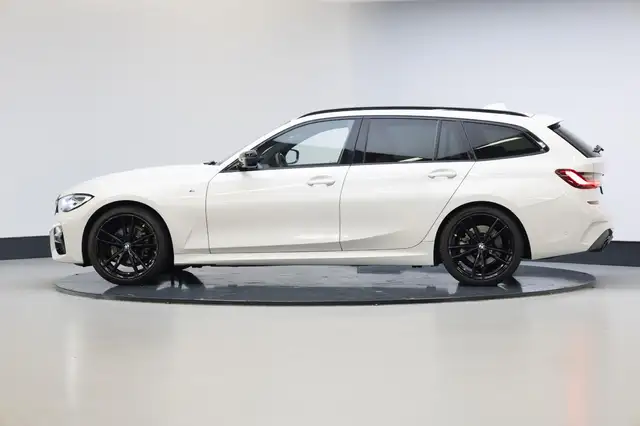 BMW 3 Series view 15