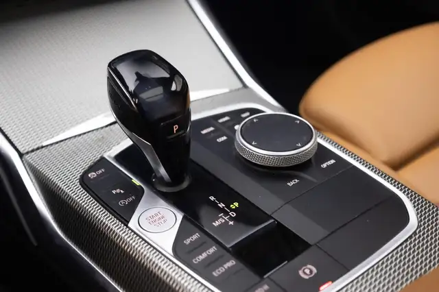 BMW 3 Series view 9