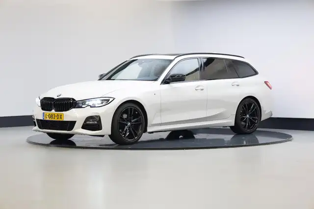 BMW 3 Series view 10