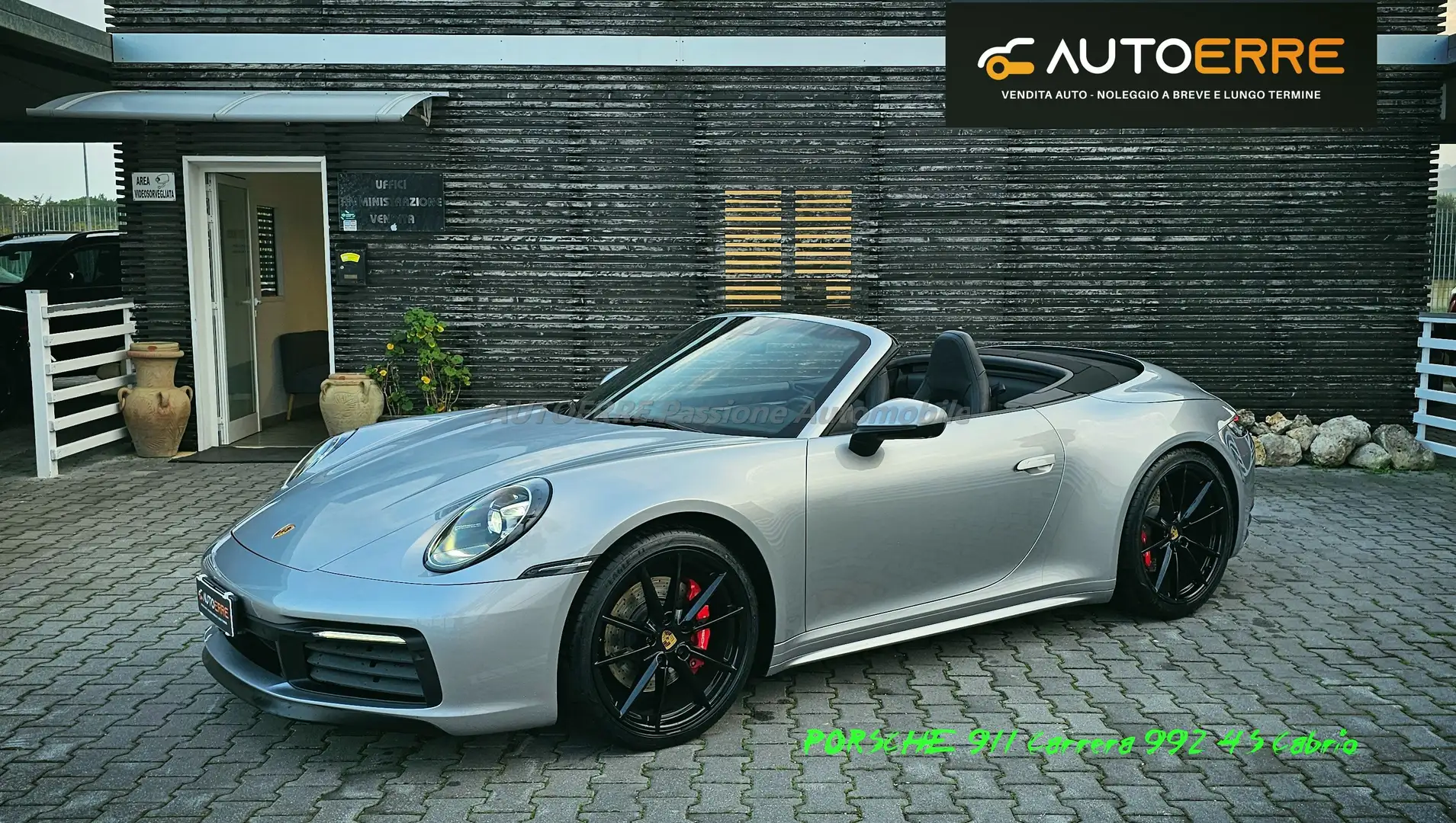 Porsche 911 Carrera 4S 992 Cabrio Argent - 2
