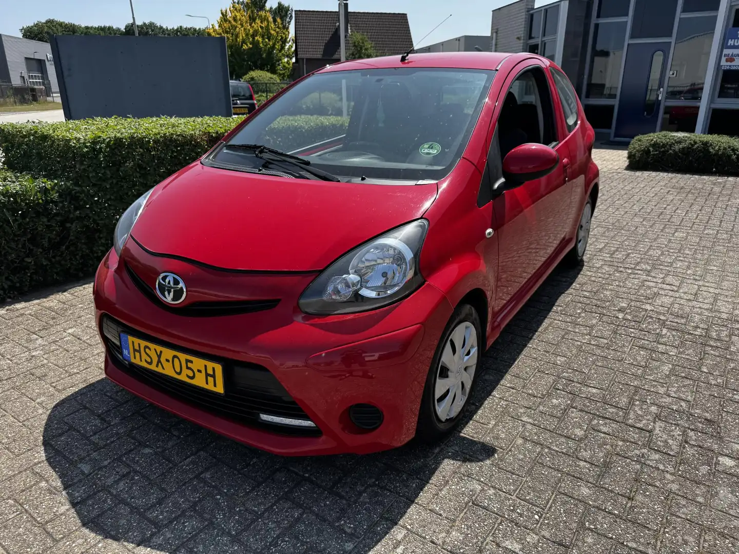 Toyota Aygo 1.0 VVT-i Access Rojo - 2