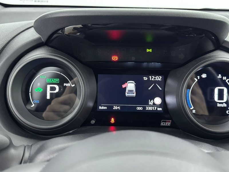 Toyota Yaris 1.5 Hybrid GR Sport Bi-tone Pearl White / Zwart da — photo 12