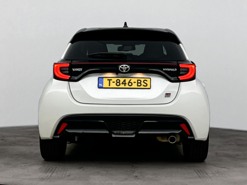 Toyota Yaris 1.5 Hybrid GR Sport Bi-tone Pearl White / Zwart da — photo 6