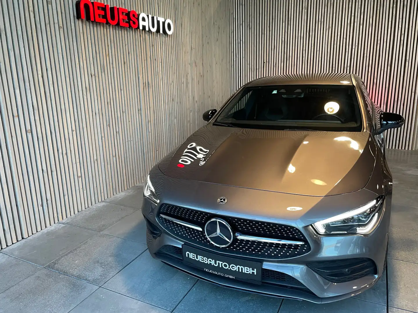 Mercedes-Benz CLA 220 d *AMG*Multibeam*Servicegepfl.*Ambiente*Keyless-Go Grau - 2