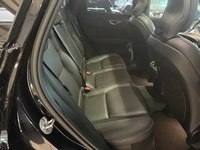 Volvo XC60 view 13