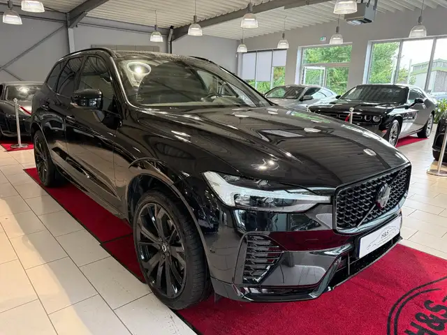 Volvo XC60 view 3