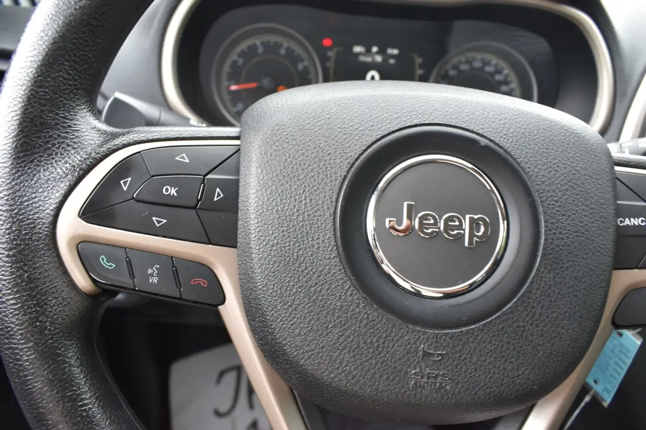 Jeep Cherokee снимка Jeep Cherokee