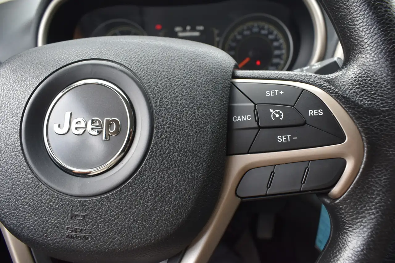Jeep Cherokee снимка Jeep Cherokee