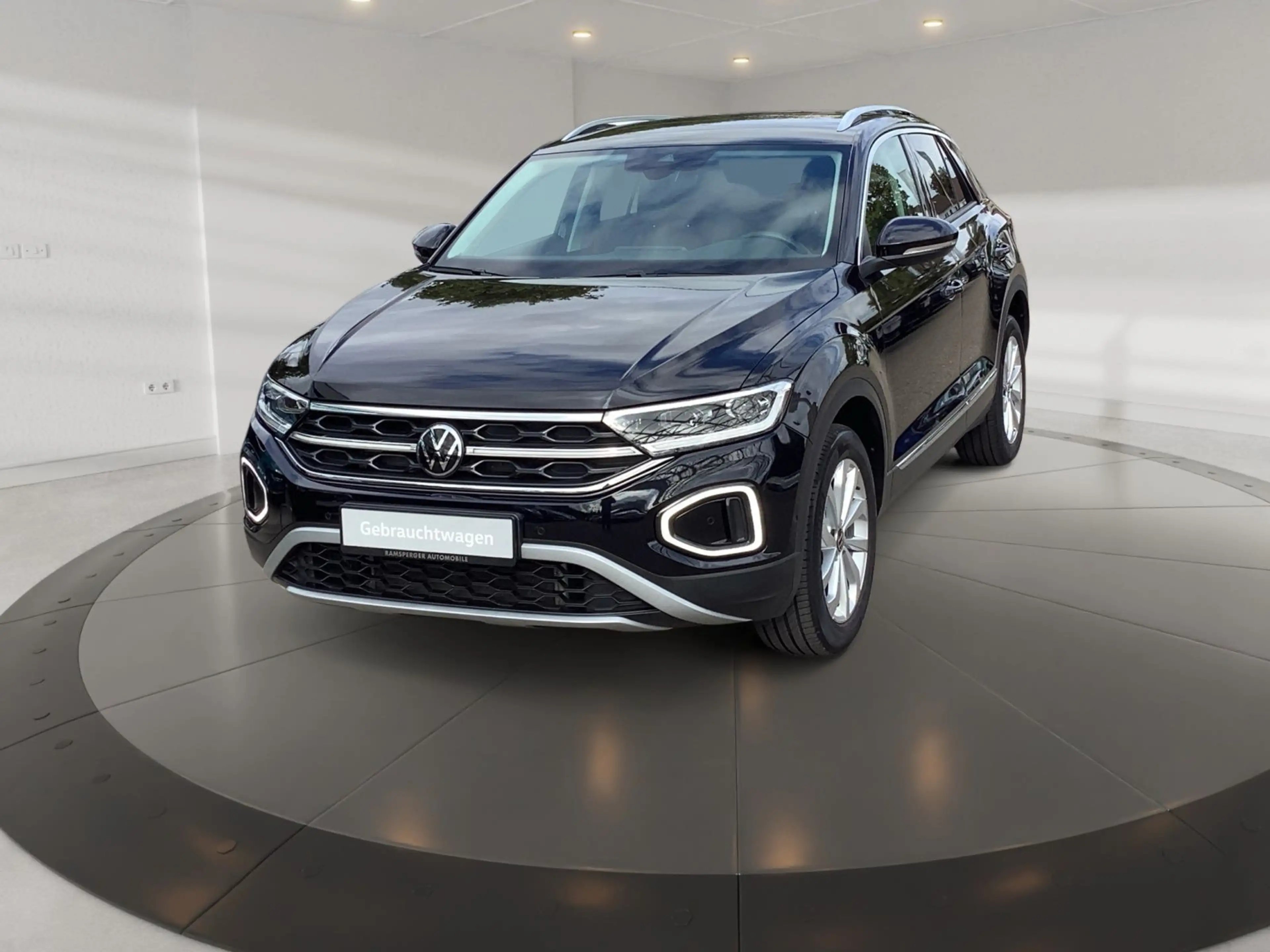 Volkswagen T-Roc Style 1.5 l TSI OPF 110 kW (150 PS) 7-Gang — photo 2
