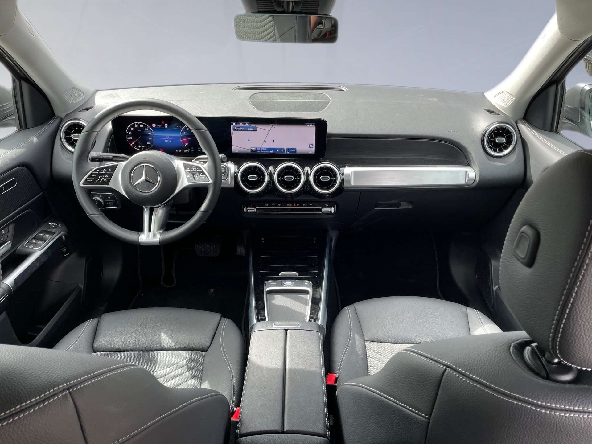 Mercedes-Benz GLB 220