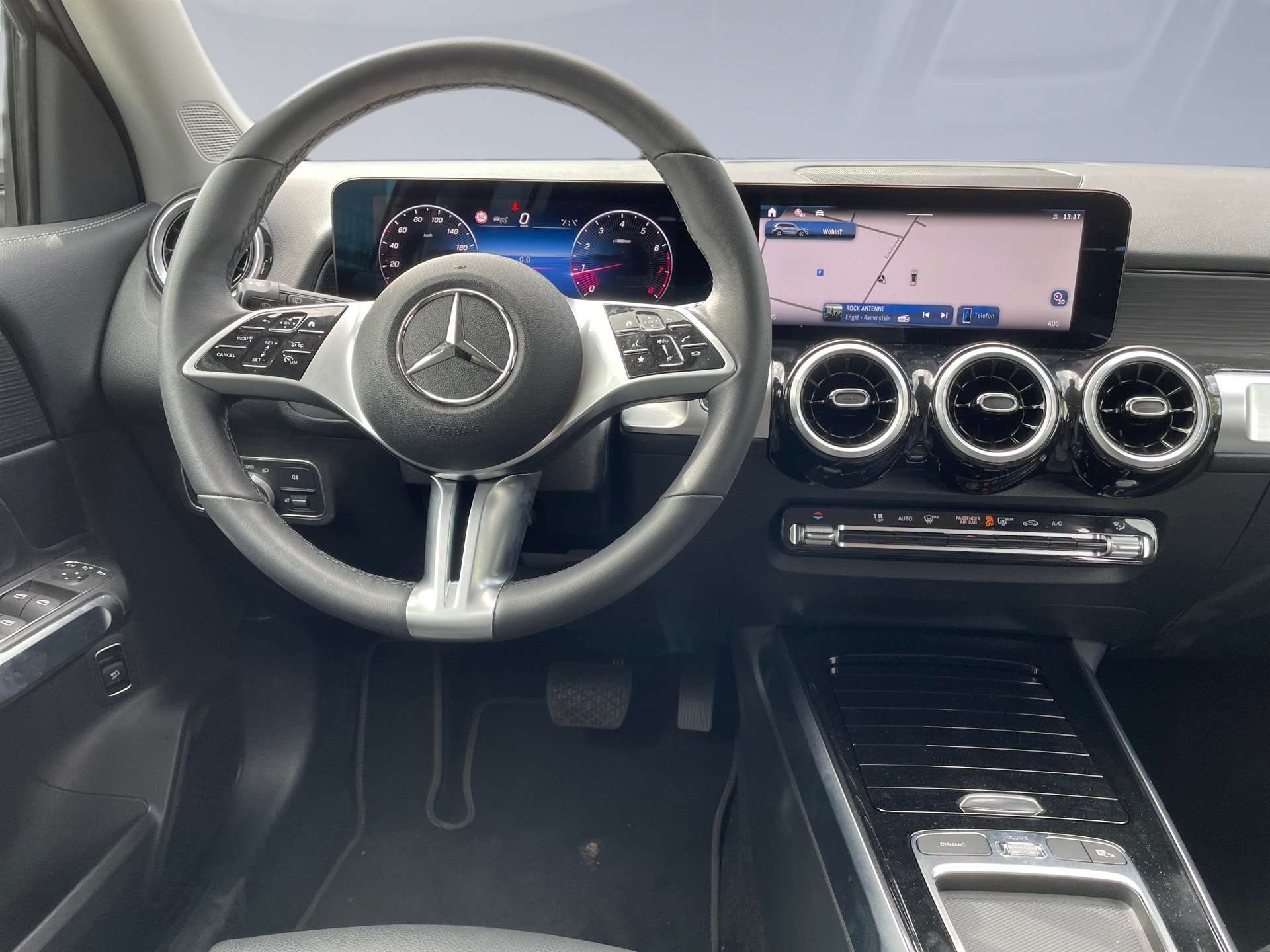 Mercedes-Benz GLB 220