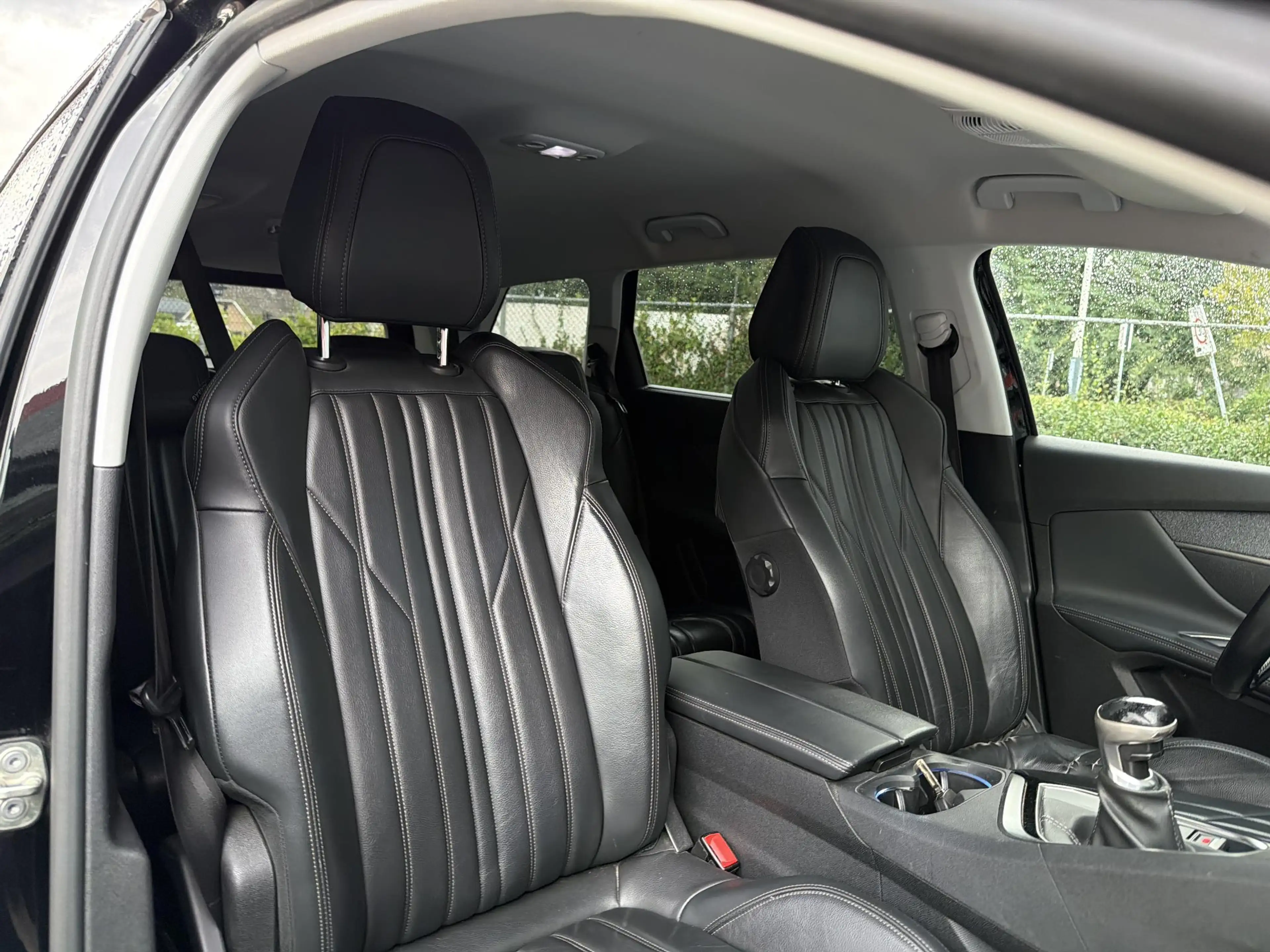 Peugeot 5008 1.5 BlueHDI Allure Pack Business | € 8.950,- NETTO — photo 4