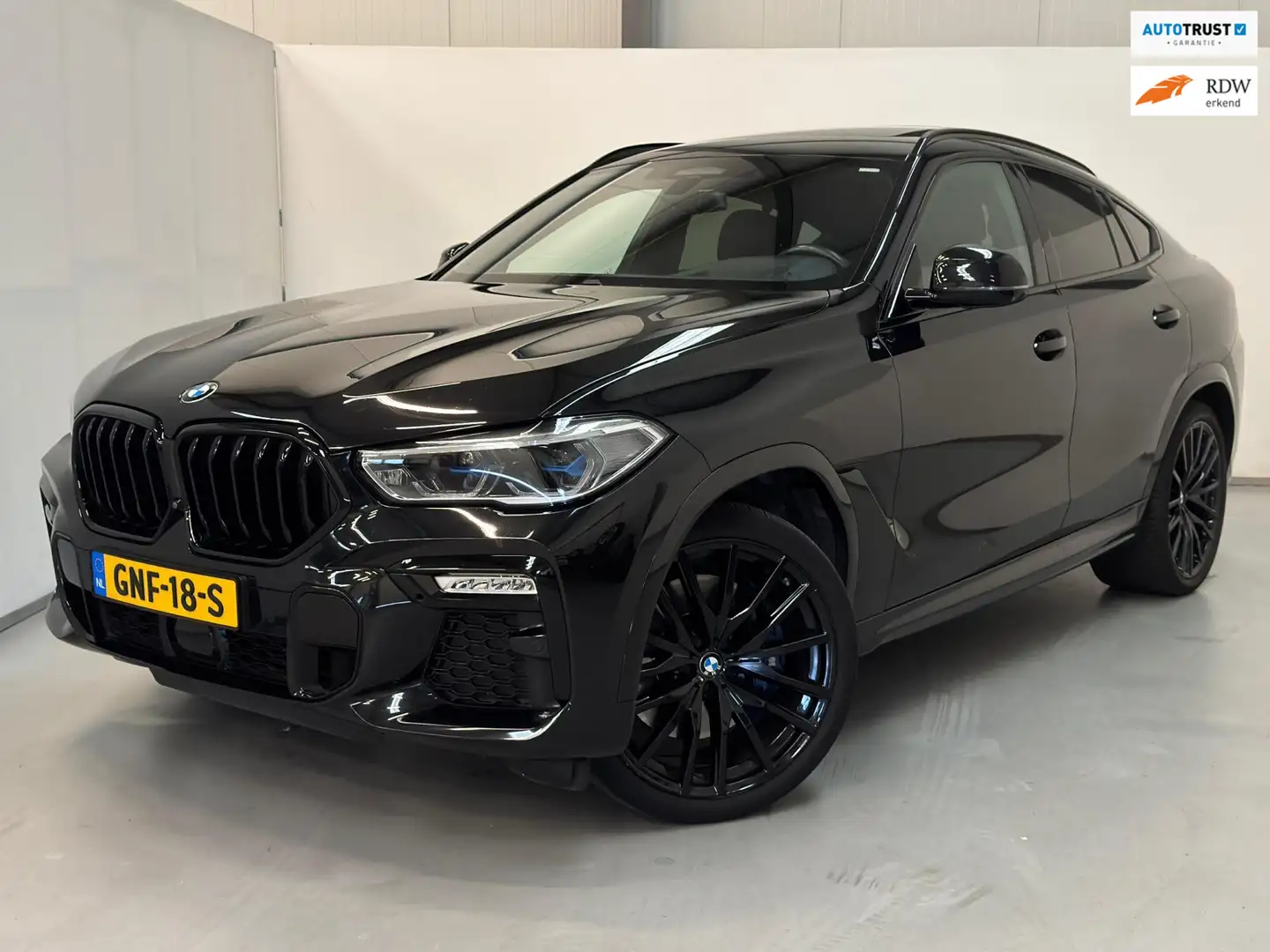 BMW X6 M50i / Pano / Harman / Laser / HUD / Memory / CarP Schwarz - 1