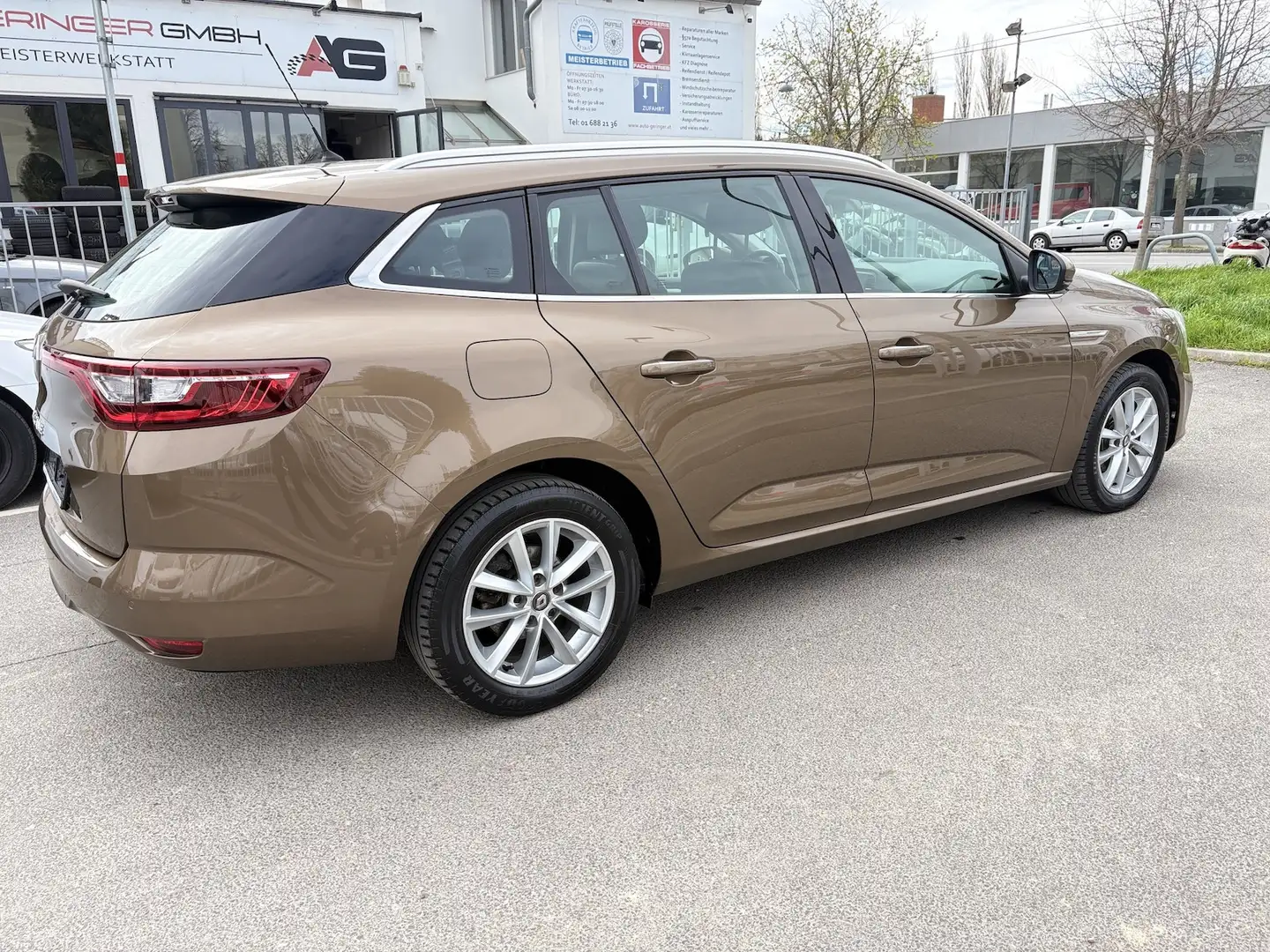 Renault Megane Grandtour Intens TCe 140 PF Braun - 2