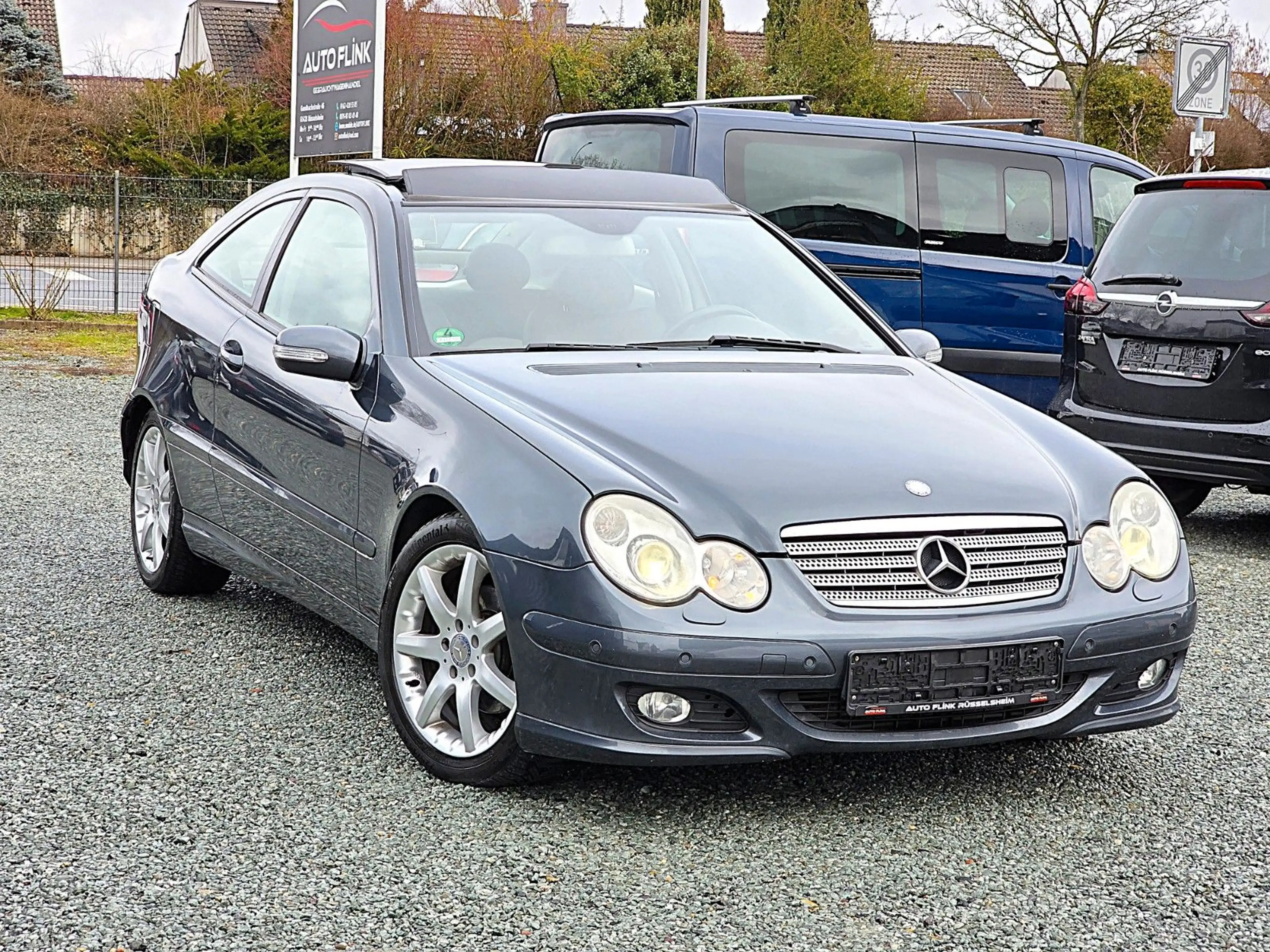 Mercedes-Benz C 220 CDI Evolution (PANO/XENON/LEDER/PDC/SHZ) — photo 3