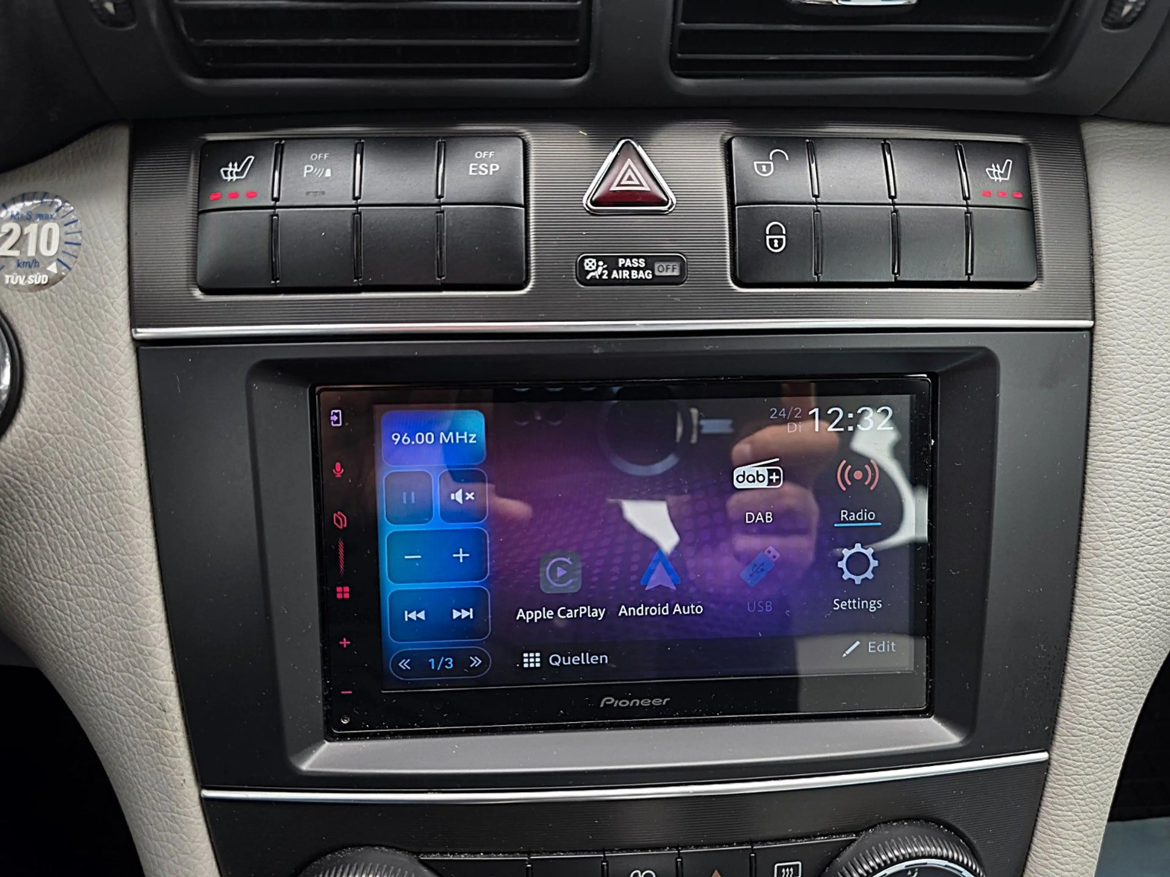 Mercedes-Benz C 220 CDI Evolution (PANO/XENON/LEDER/PDC/SHZ) — photo 12