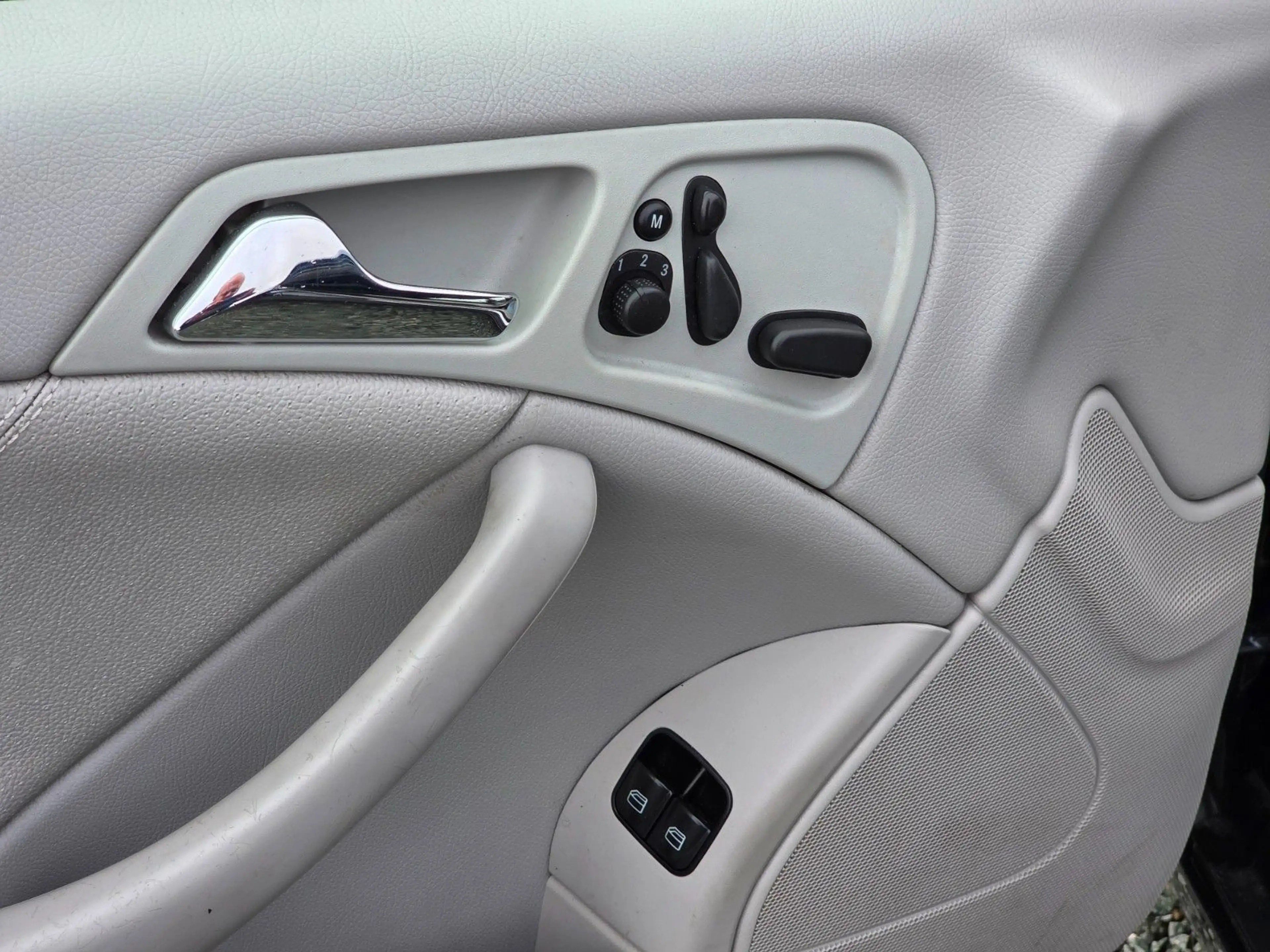 Mercedes-Benz C 220 CDI Evolution (PANO/XENON/LEDER/PDC/SHZ) — photo 14